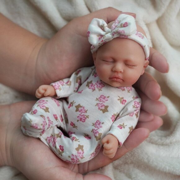 🆕7Inch Full Body Silicone Reborn Baby Dolls Newborn Girl Doll with Clothes - Picture 7 of 7